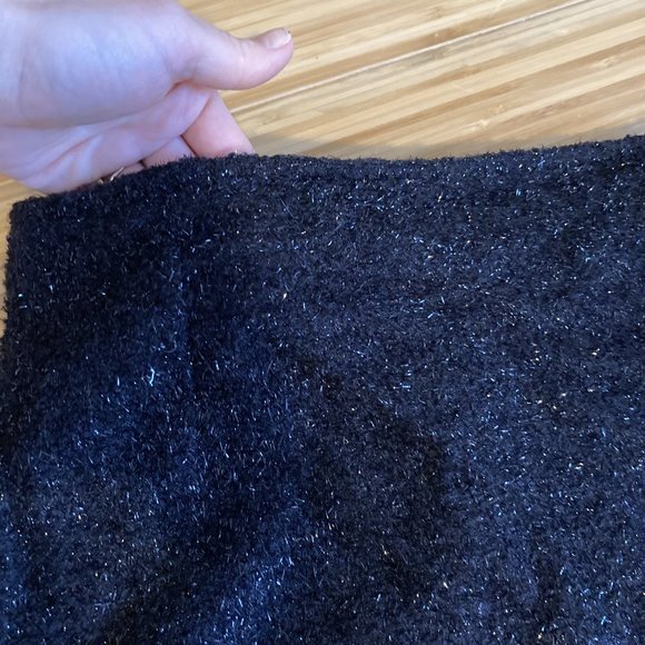 Black mini skirt - Picture 2 of 4